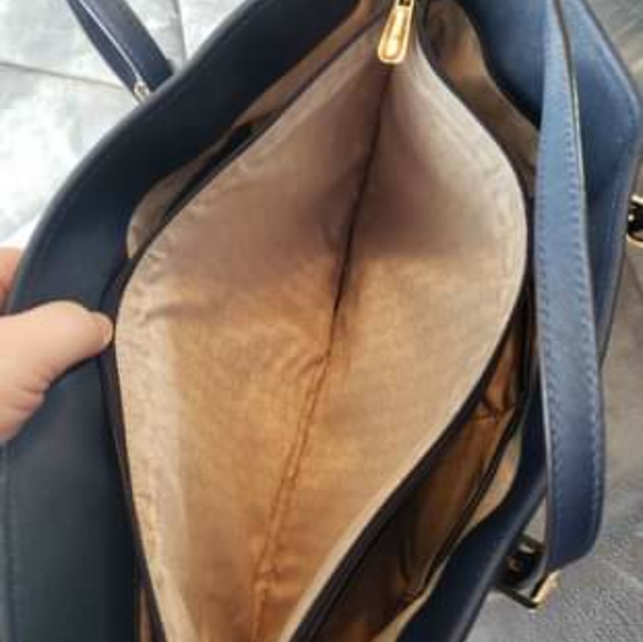 Brand new Michael Kors Purse - Picture 6 of 7